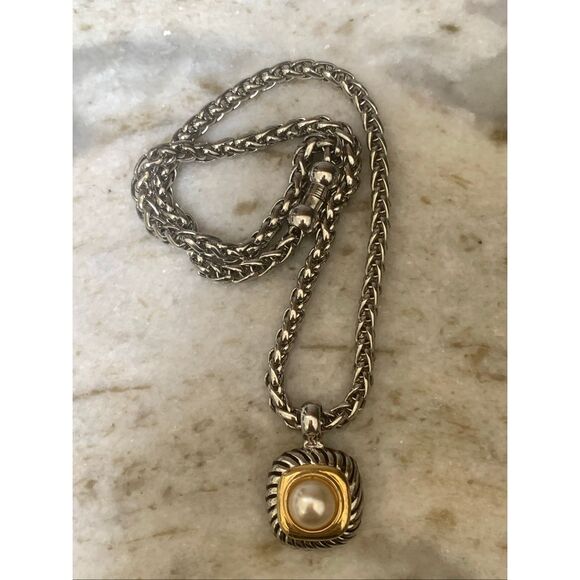 independent Jewelry - Silver Magnetic Rope Chain with Silver Gold Pearl Pendanr and matching Clip Earr